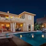 Bayside Concha House - Beachfront Oasis With Heated Pool Апартаменты