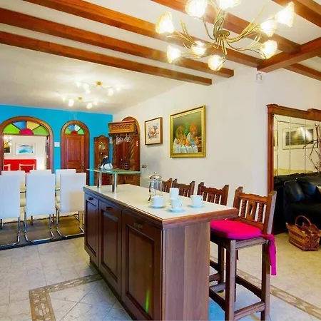 Appartement Bayside Concha House - Beachfront Oasis With Heated Pool