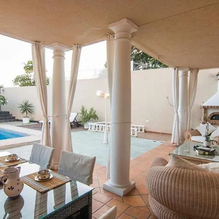 Bayside Concha House - Beachfront Oasis With Heated Pool شقة