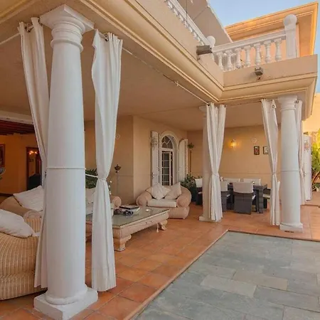 Bayside Concha House - Beachfront Oasis With Heated Pool Apartament Playa Honda (Lanzarote)