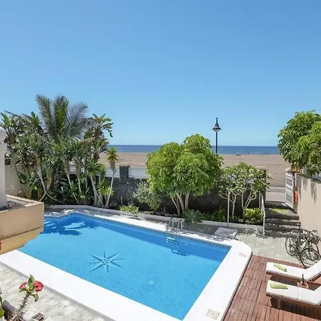 Apartamento Bayside Concha House - Beachfront Oasis With Heated Pool Playa Honda (Lanzarote)