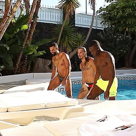 Appartamento La Concha Beachfront Heated Pool *