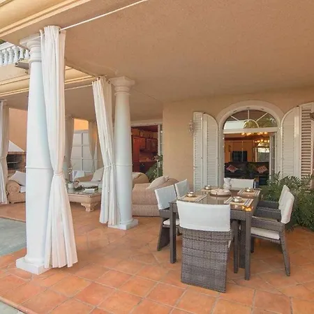Appartement Bayside Concha House - Beachfront Oasis With Heated Pool Playa Honda (Lanzarote)