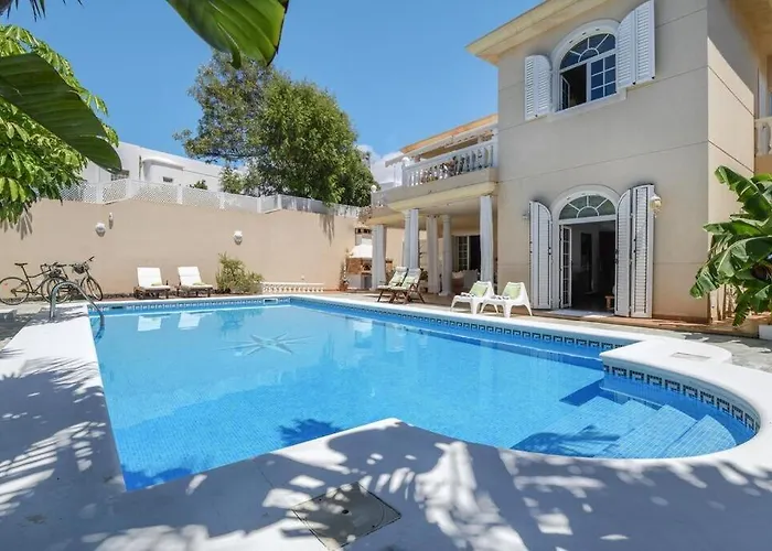 Bayside Concha House - Beachfront Oasis With Heated Pool