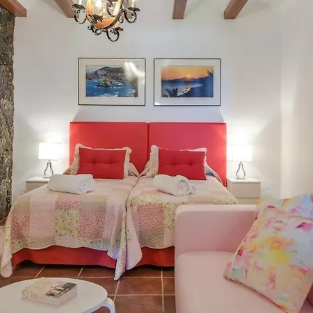 Apartment La Concha Beachfront Heated Pool