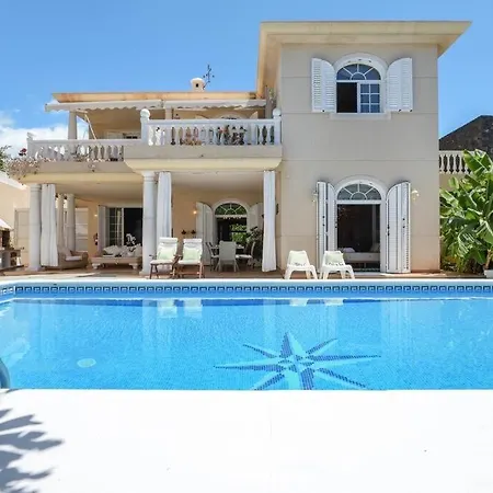 Bayside Concha House - Beachfront Oasis With Heated Pool Playa Honda (Lanzarote)