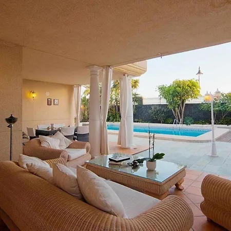 Apartment La Concha Beachfront Heated Pool *